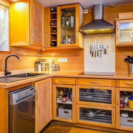 - Alcove Et Chocolat - *